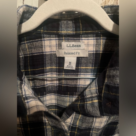 LL Bean blue tartan Relaxed fit size medium - Picture 2 of 5